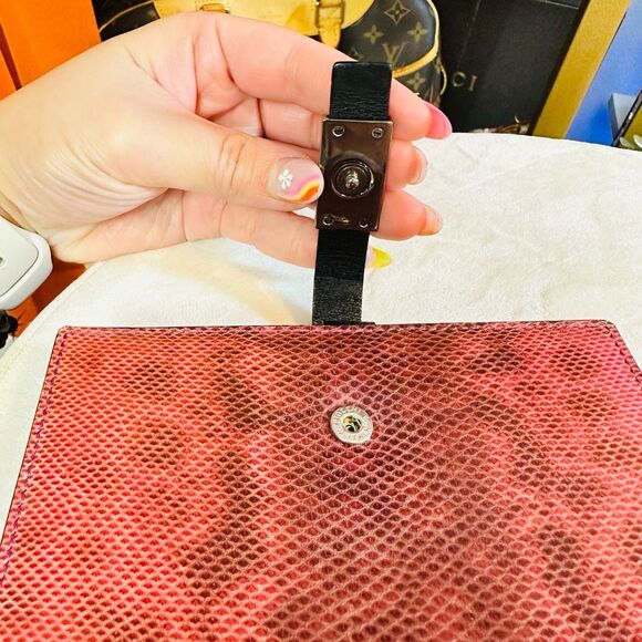 Gucci RARE Python Pink/Red Black Leather Silver Hardware Agenda Passport Holder - Picture 13 of 14